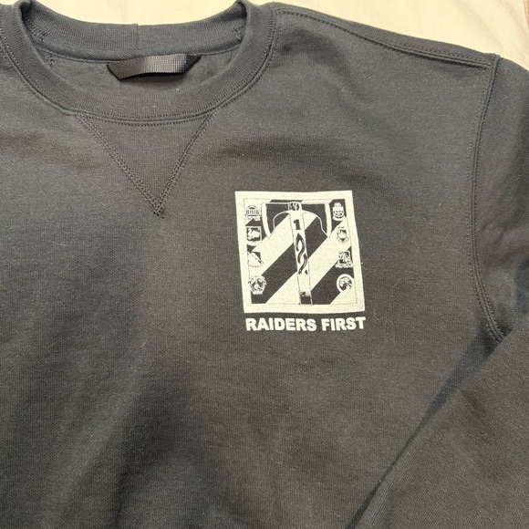 Mens Raiders Carhartt Pullover - Picture 2 of 8